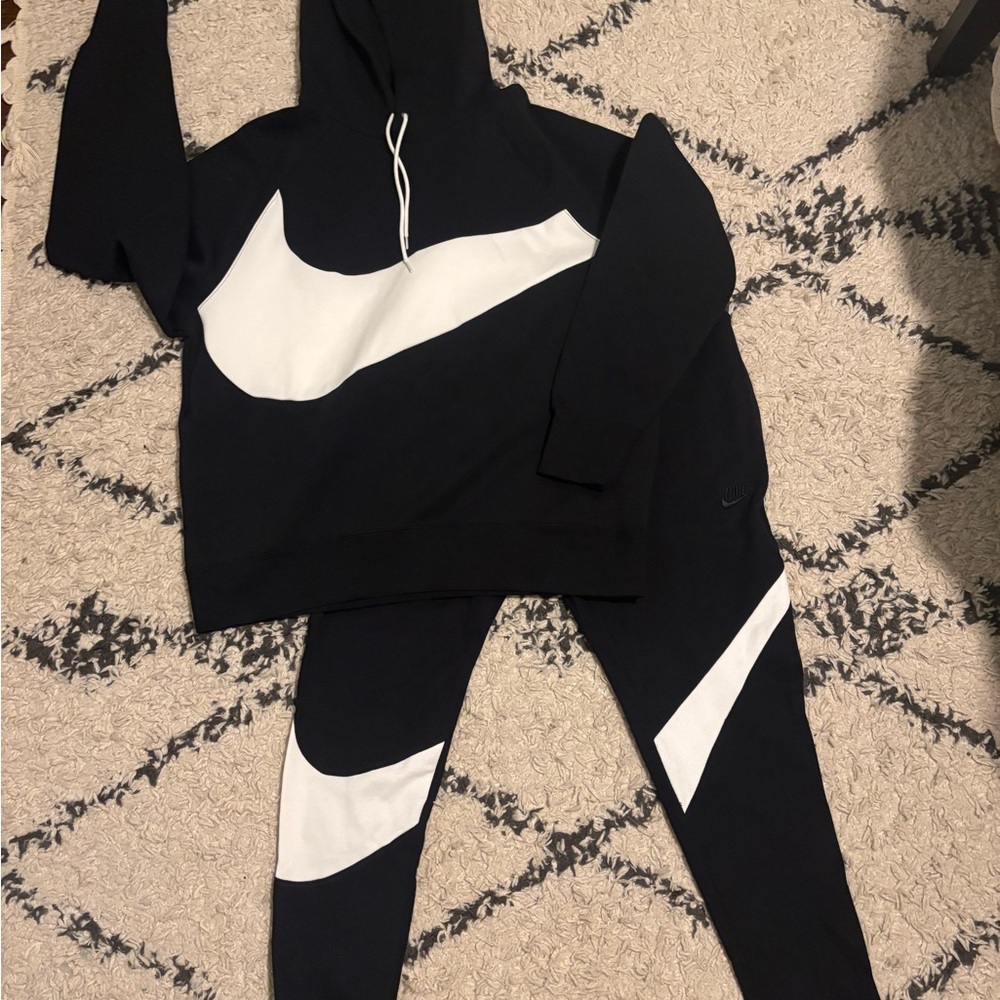 Nike Swoosh Tech Fleece Black and White Hoodie and Joggers Set - XL - NEW